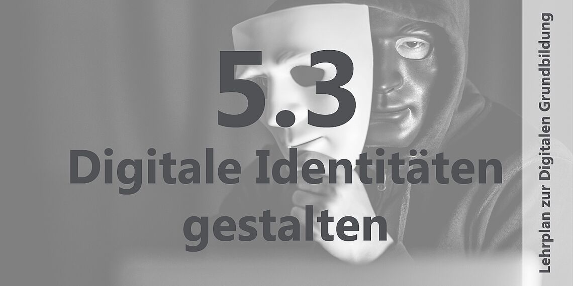 Digitale Identitäten gestalten Mann hält weiße Maske